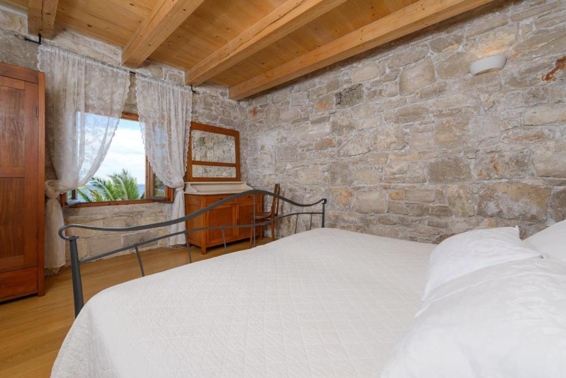 Luxury Beachfront Villa Mare With Private Pool At The Beach Orebic - Peljesac Bagian luar foto