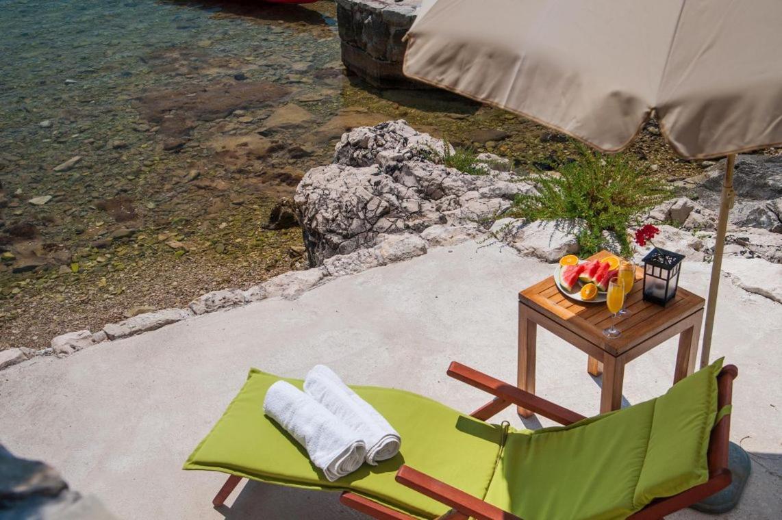 Luxury Beachfront Villa Mare With Private Pool At The Beach Orebic - Peljesac Bagian luar foto