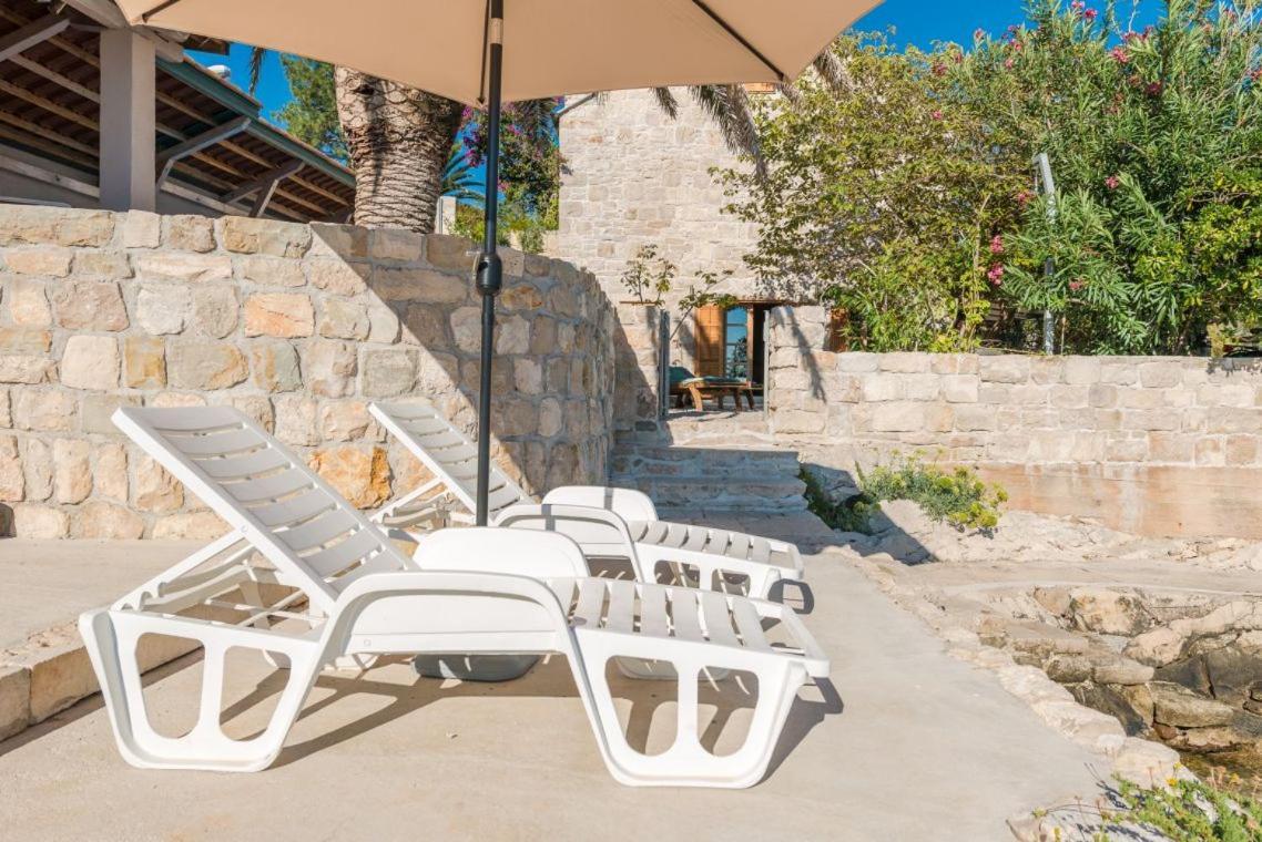 Luxury Beachfront Villa Mare With Private Pool At The Beach Orebic - Peljesac Bagian luar foto